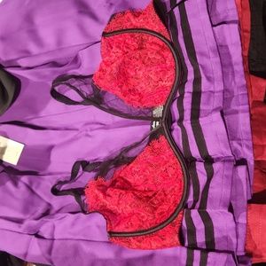 NWOT Unlined Breathtaking Plunge
